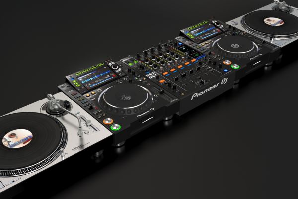 pioneerdj-technics-0264e13f92-7ab7-44a4-8dd7-29fe364daa5c1ED6BF92-7E3B-46B2-9F08-EFBA3E155DDD.jpg